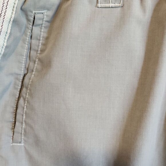 St. Johns Bay Green Shorts Women's XL Polyester Cotton Button Zipper Closure - Picture 3 of 8